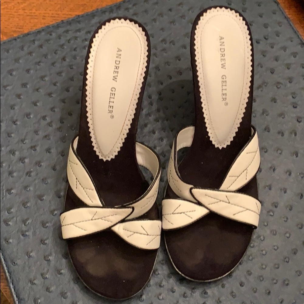 Andrew Geller black and white leaf sandal heels👠